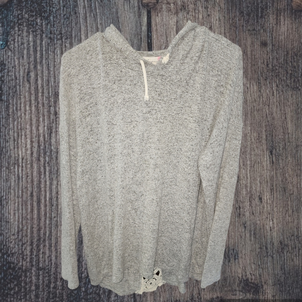 Hooded shirt